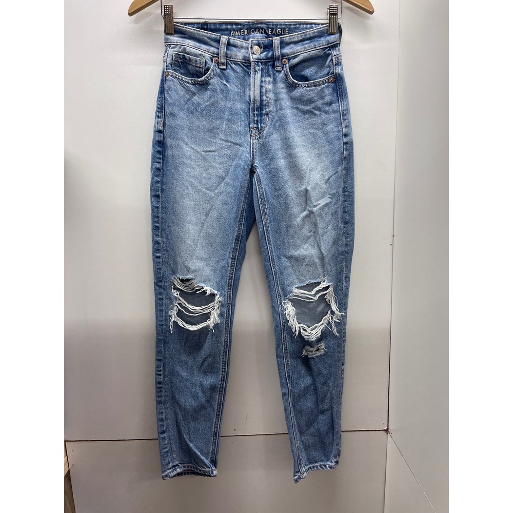 American Eagle Strigid Mom Jeans Light Wash Distressed High Rise 000 Short